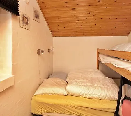 Three-bedroom Holiday In Henne 4 Vakantiehuis *