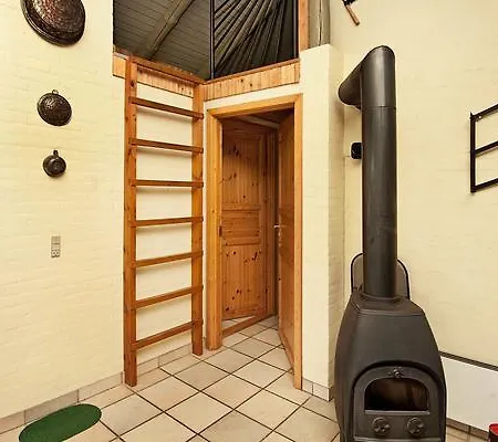Three-bedroom Holiday In Henne 4 *