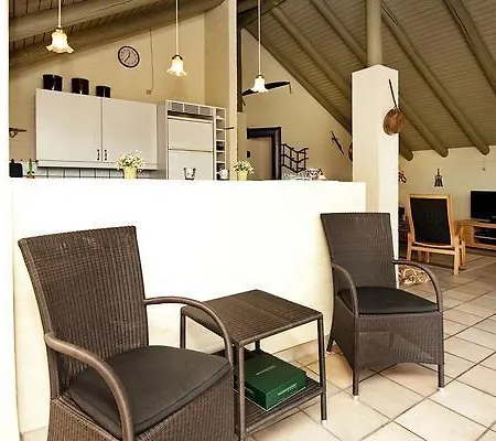 Three-bedroom Holiday In Henne 4