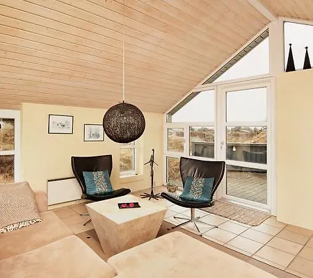 Vakantiehuis Three-bedroom Holiday In Henne 4