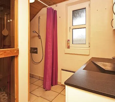 Three-bedroom Holiday In Henne 4 Vakantiehuis *
